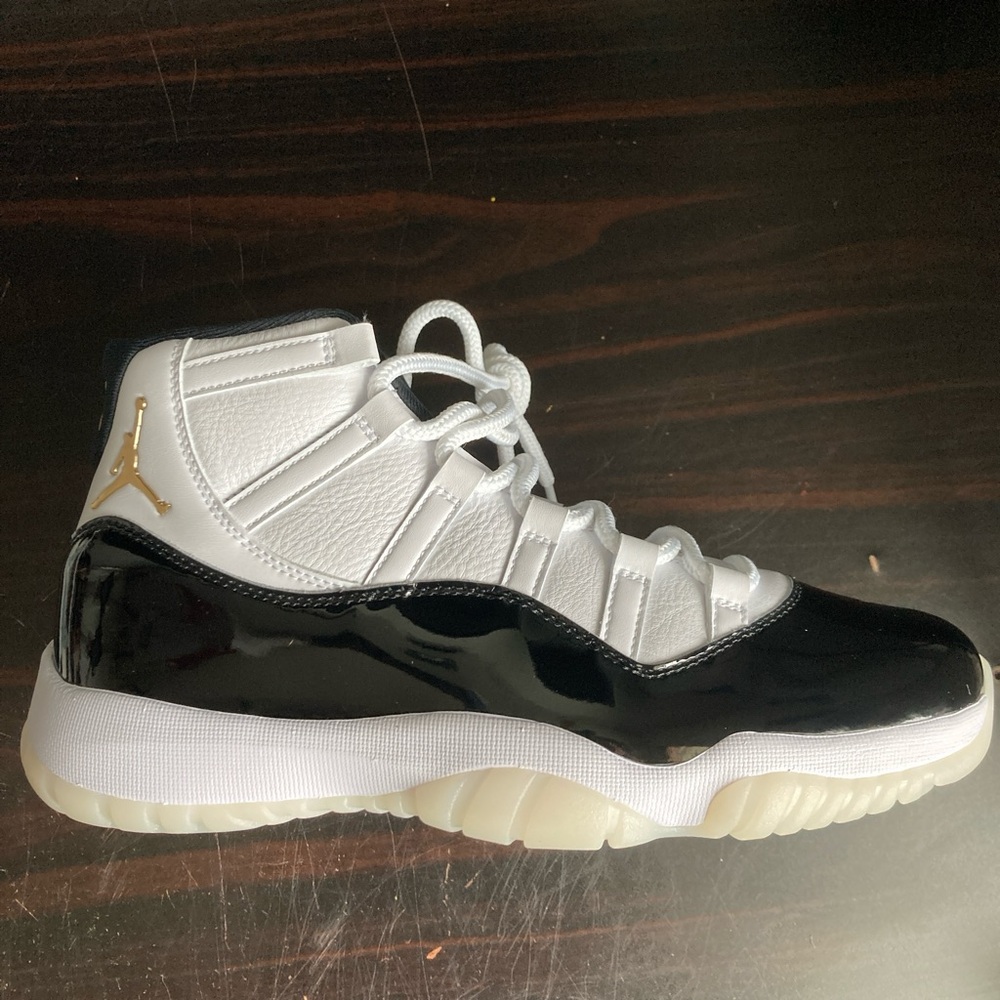 Jordan 11 concord/gratitude (2023 release)
Size 10, brand new, no box - Picture 3 of 9